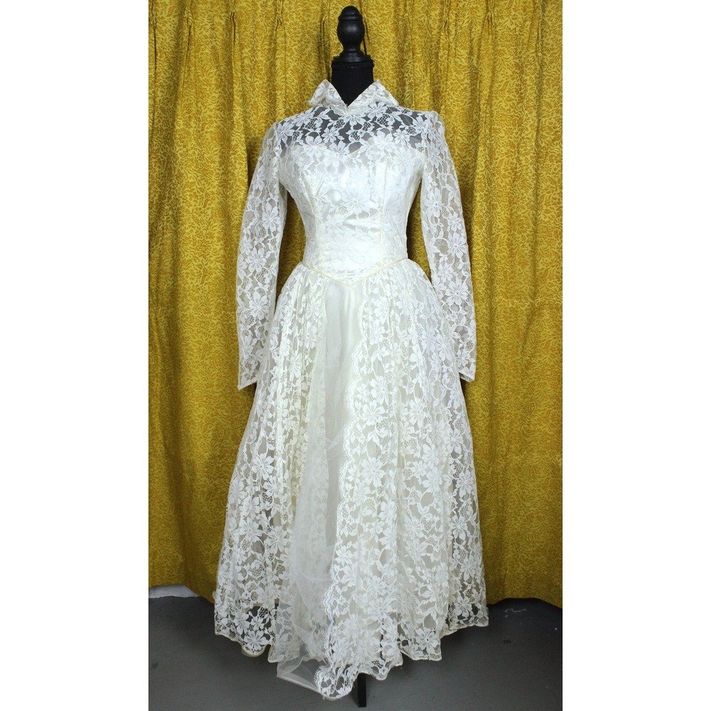 Vintage 50s Lace Wedding Elopement Dress High Neck Long Sleeve Tea Length Gown